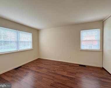 9642 Hagel Cir - Photo Thumbnail 11