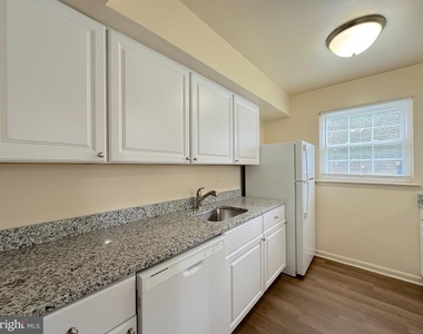 9642 Hagel Cir - Photo Thumbnail 6