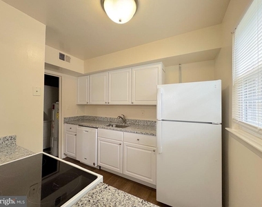 9642 Hagel Cir - Photo Thumbnail 8