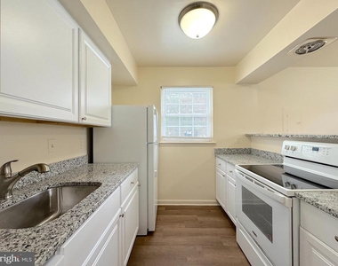 9642 Hagel Cir - Photo Thumbnail 7