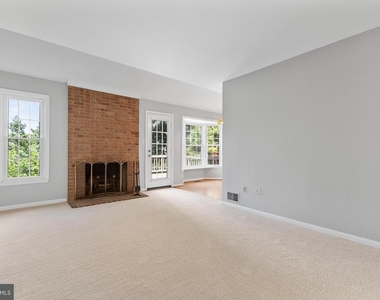 5142 Woodford Drive - Photo Thumbnail 16