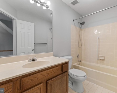 5142 Woodford Drive - Photo Thumbnail 13