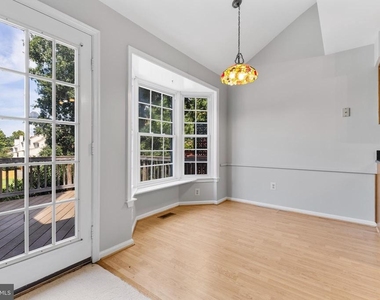 5142 Woodford Drive - Photo Thumbnail 17