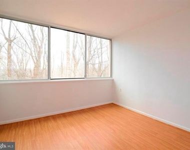 4345 Ivymount Court - Photo Thumbnail 14