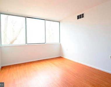 4345 Ivymount Court - Photo Thumbnail 17