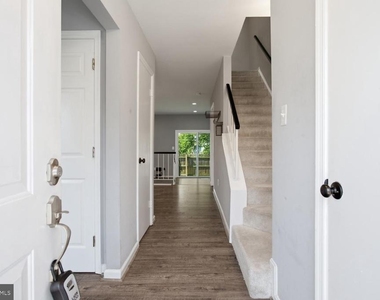 6267 Alforth Avenue - Photo Thumbnail 4