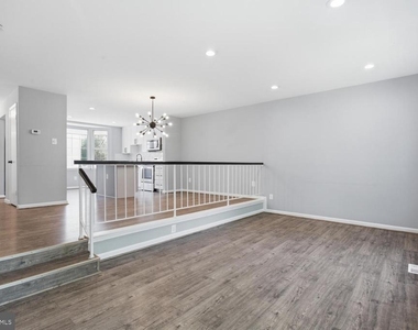6267 Alforth Avenue - Photo Thumbnail 9