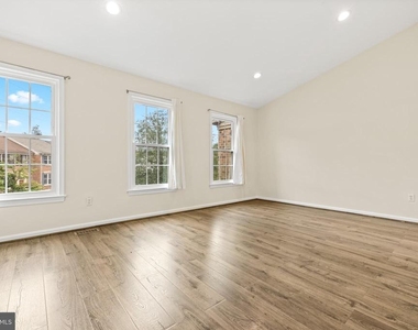 4267 Fox Lake Drive - Photo Thumbnail 5