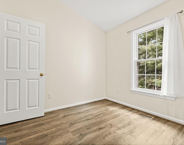 4267 Fox Lake Drive - Photo Thumbnail 14