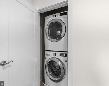 238 Van Buren Street - Photo Thumbnail 20