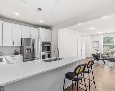 238 Van Buren Street - Photo Thumbnail 8