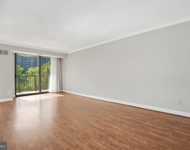 2300 Pimmit Drive - Photo Thumbnail 7