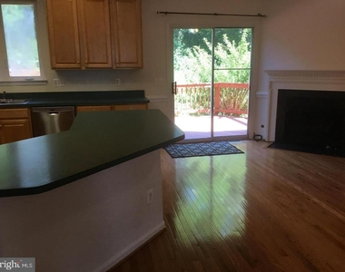 5271 Ballycastle Circle E - Photo Thumbnail 9