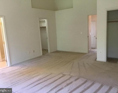 5271 Ballycastle Circle E - Photo Thumbnail 20