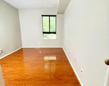 11623 Stoneview Square - Photo Thumbnail 20