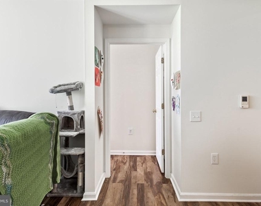 8202 Catbird Circle - Photo Thumbnail 7