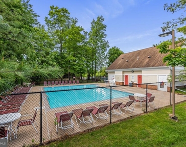 8202 Catbird Circle - Photo Thumbnail 19