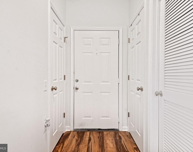8202 Catbird Circle - Photo Thumbnail 9