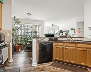 8202 Catbird Circle - Photo Thumbnail 3