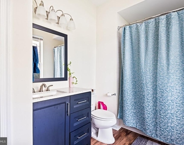 8202 Catbird Circle - Photo Thumbnail 14