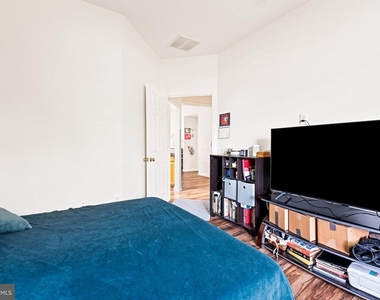 8202 Catbird Circle - Photo Thumbnail 15
