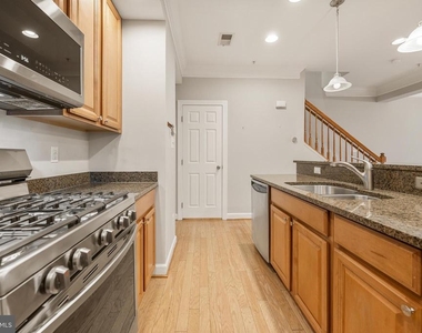 5718 Callcott Way - Photo Thumbnail 5