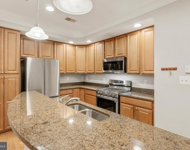 5718 Callcott Way - Photo Thumbnail 6