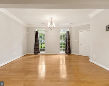 5718 Callcott Way - Photo Thumbnail 9