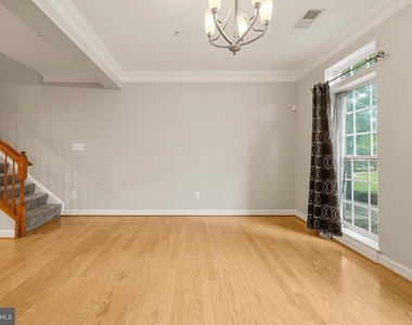 5718 Callcott Way - Photo Thumbnail 11