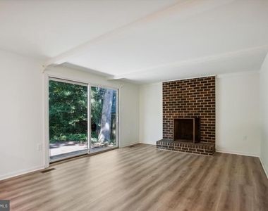 11571 Shadbush Court - Photo Thumbnail 3