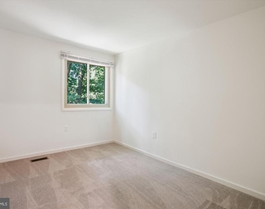 11571 Shadbush Court - Photo Thumbnail 14