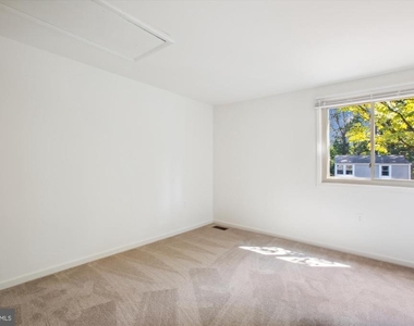 11571 Shadbush Court - Photo Thumbnail 12