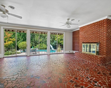 8106 W Boulevard Drive - Photo Thumbnail 23