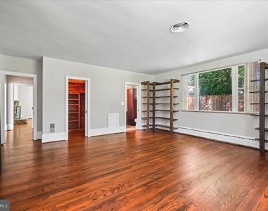 8106 W Boulevard Drive - Photo Thumbnail 16