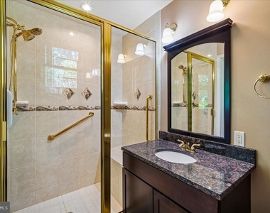8106 W Boulevard Drive - Photo Thumbnail 18
