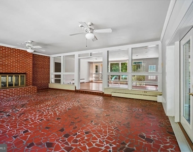 8106 W Boulevard Drive - Photo Thumbnail 22