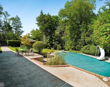 8106 W Boulevard Drive - Photo Thumbnail 27