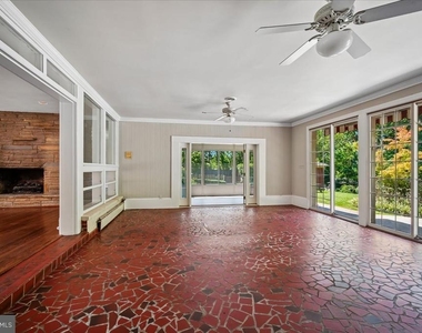8106 W Boulevard Drive - Photo Thumbnail 24