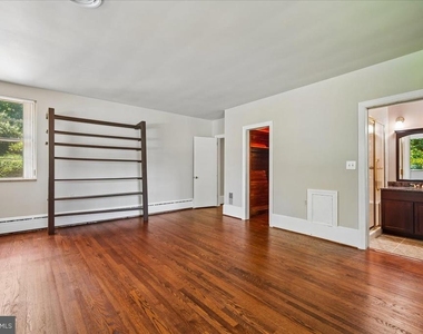 8106 W Boulevard Drive - Photo Thumbnail 17