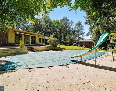 8106 W Boulevard Drive - Photo Thumbnail 28