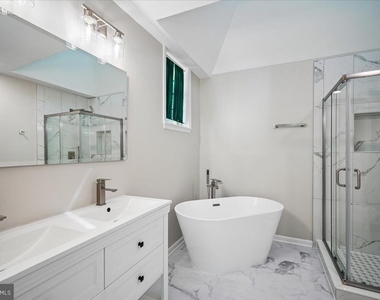 8106 W Boulevard Drive - Photo Thumbnail 15
