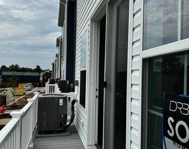 3144 Eton Pl - Photo Thumbnail 7