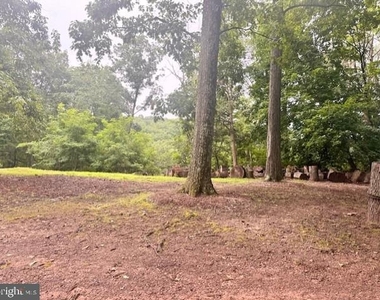 220 Retreat Lane - Photo Thumbnail 33