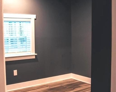 220 Retreat Lane - Photo Thumbnail 13