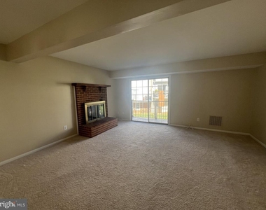 161 Fairfield Drive - Photo Thumbnail 2