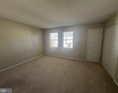 161 Fairfield Drive - Photo Thumbnail 3