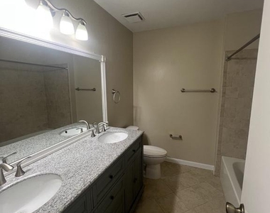 161 Fairfield Drive - Photo Thumbnail 4