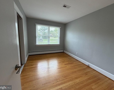 1539 Easton Lane - Photo Thumbnail 21