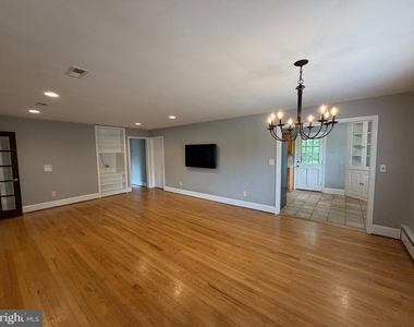 1539 Easton Lane - Photo Thumbnail 19