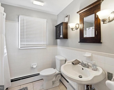 1539 Easton Lane - Photo Thumbnail 9